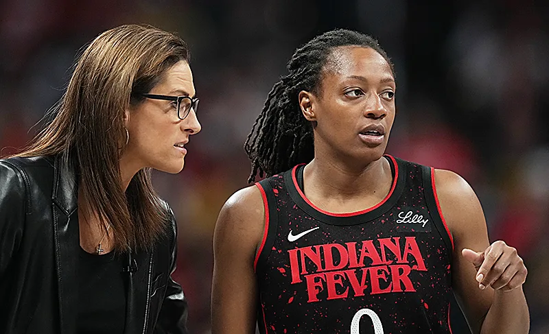 Fever stars disappointed by fans booing coach